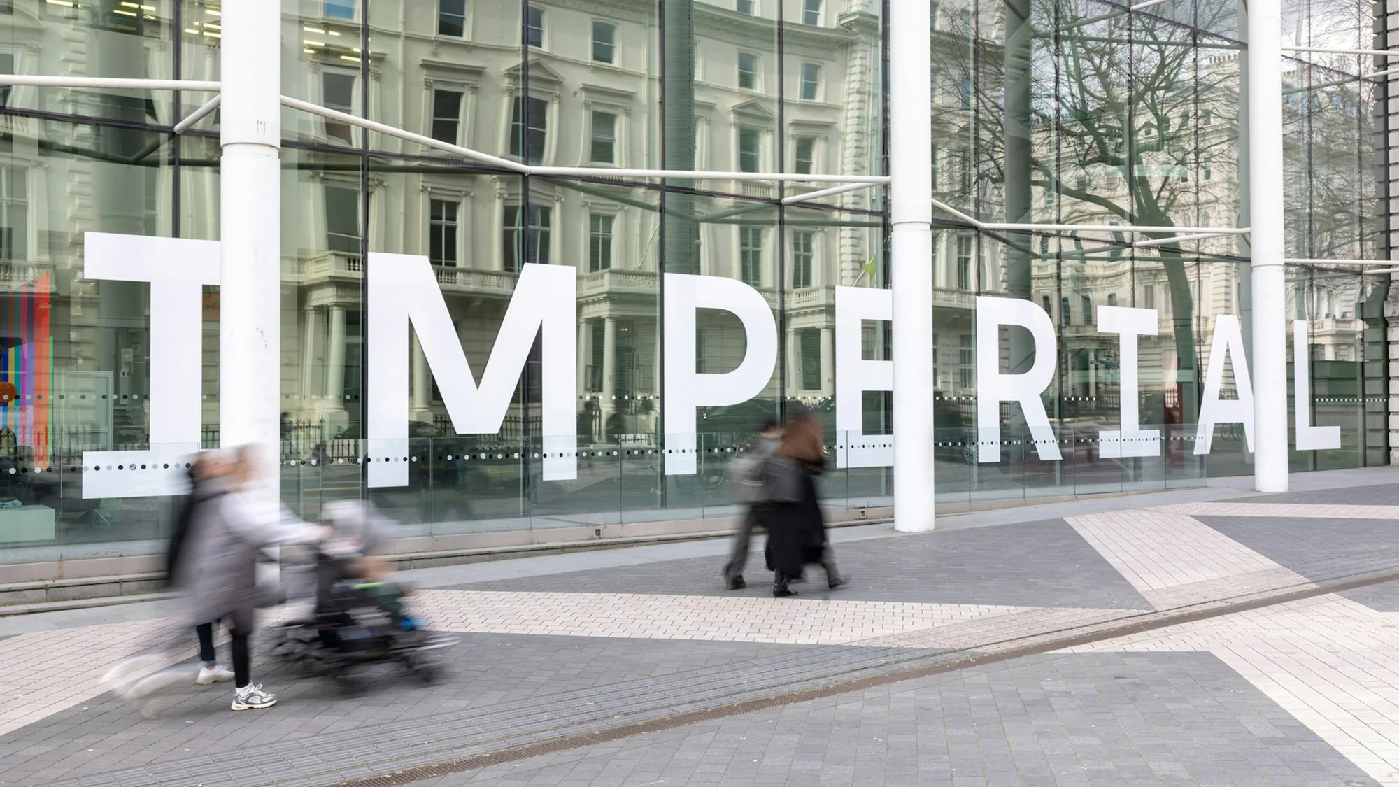 Imperial 如何用一个字母重建世界级大学的现代品牌权威案例图 7，来源 Pentagram