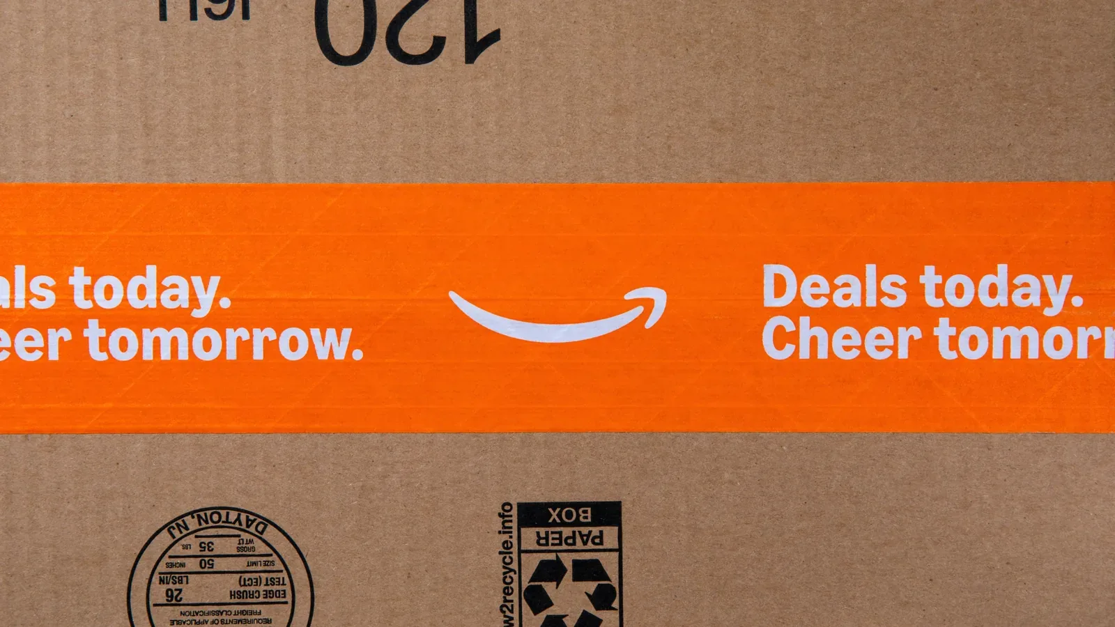 Amazon 的全球品牌系统:让 50 多条业务线重新回到同一个微笑里 案例图片 2