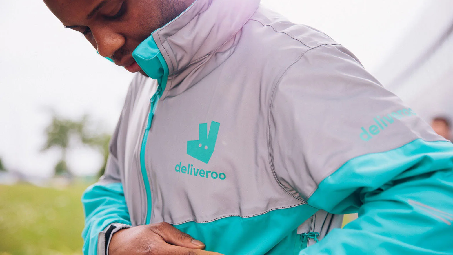 Deliveroo 的全球品牌刷新：餐饮平台如何把速度感做成跨市场识别