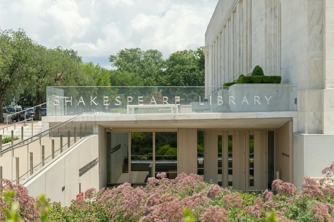 Folger Shakespeare Library 品牌案例视觉 8