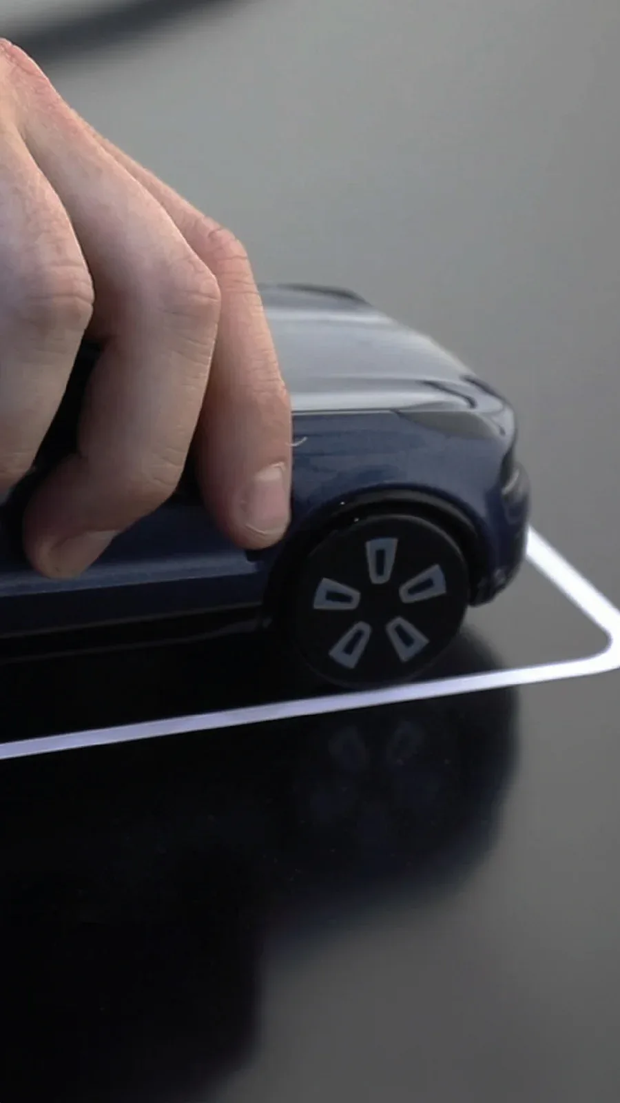 Landor Lynk & Co 案例品牌设计案例展示图2