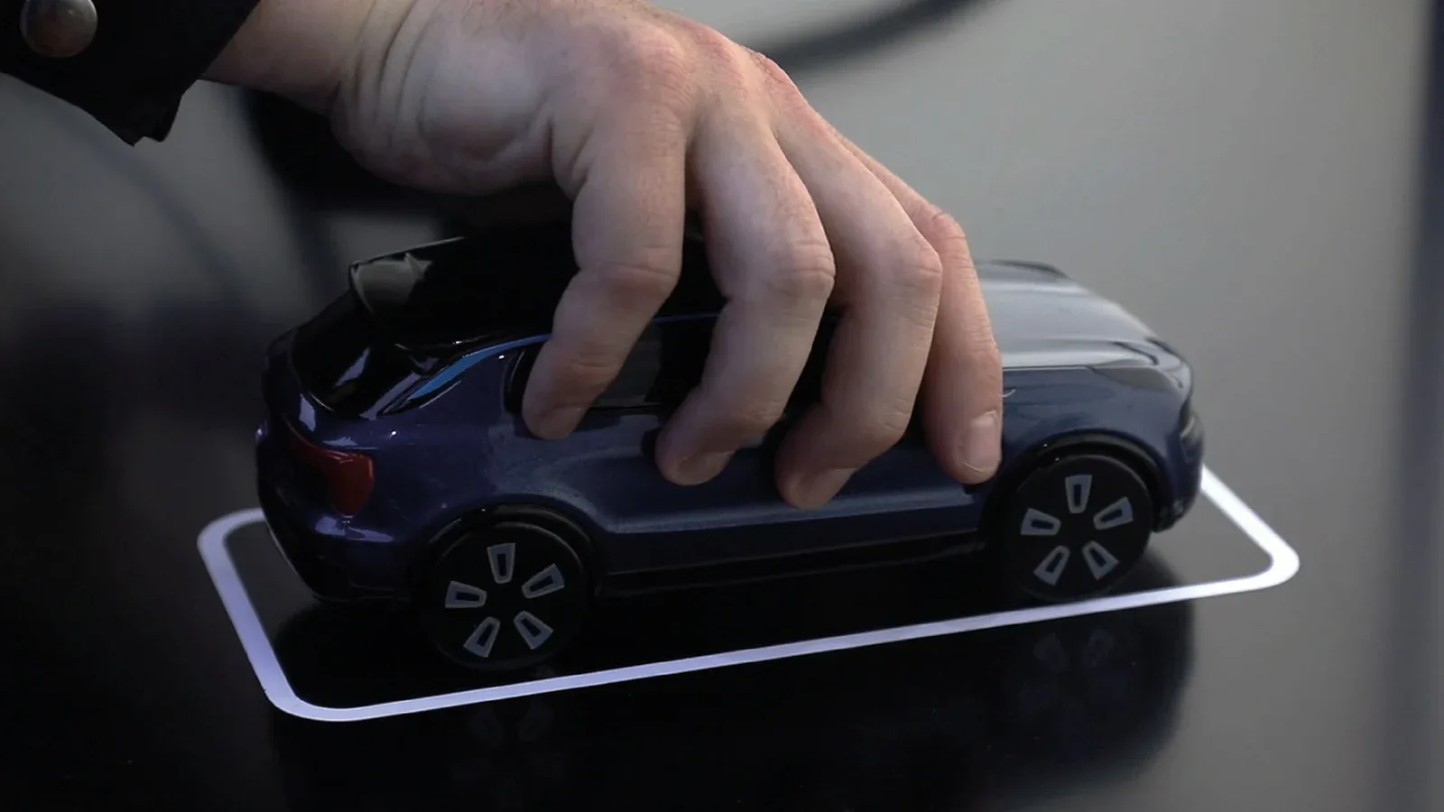 Landor Lynk & Co 案例品牌设计案例展示图1