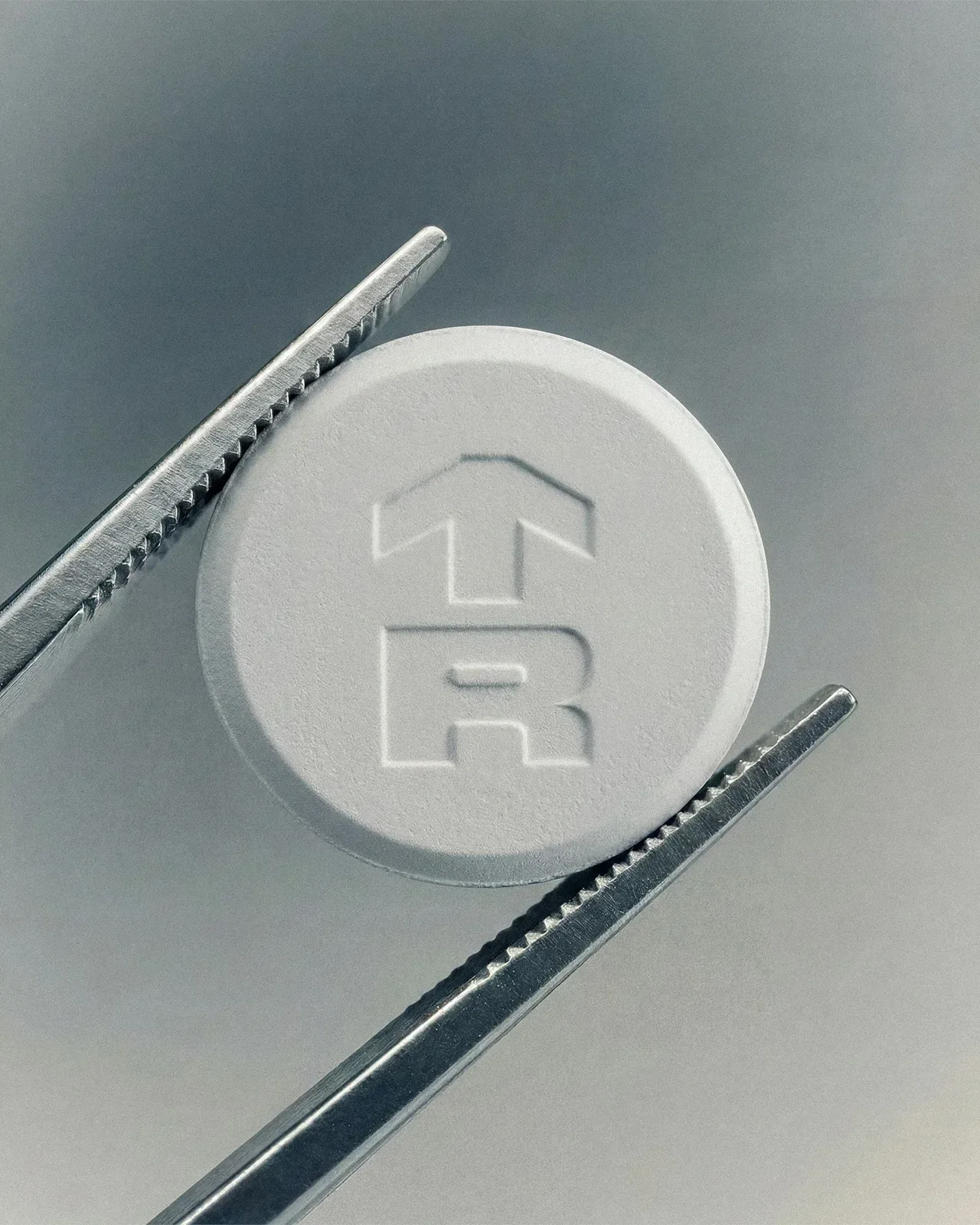 产品表面的压印展示符号与材质工艺的关系