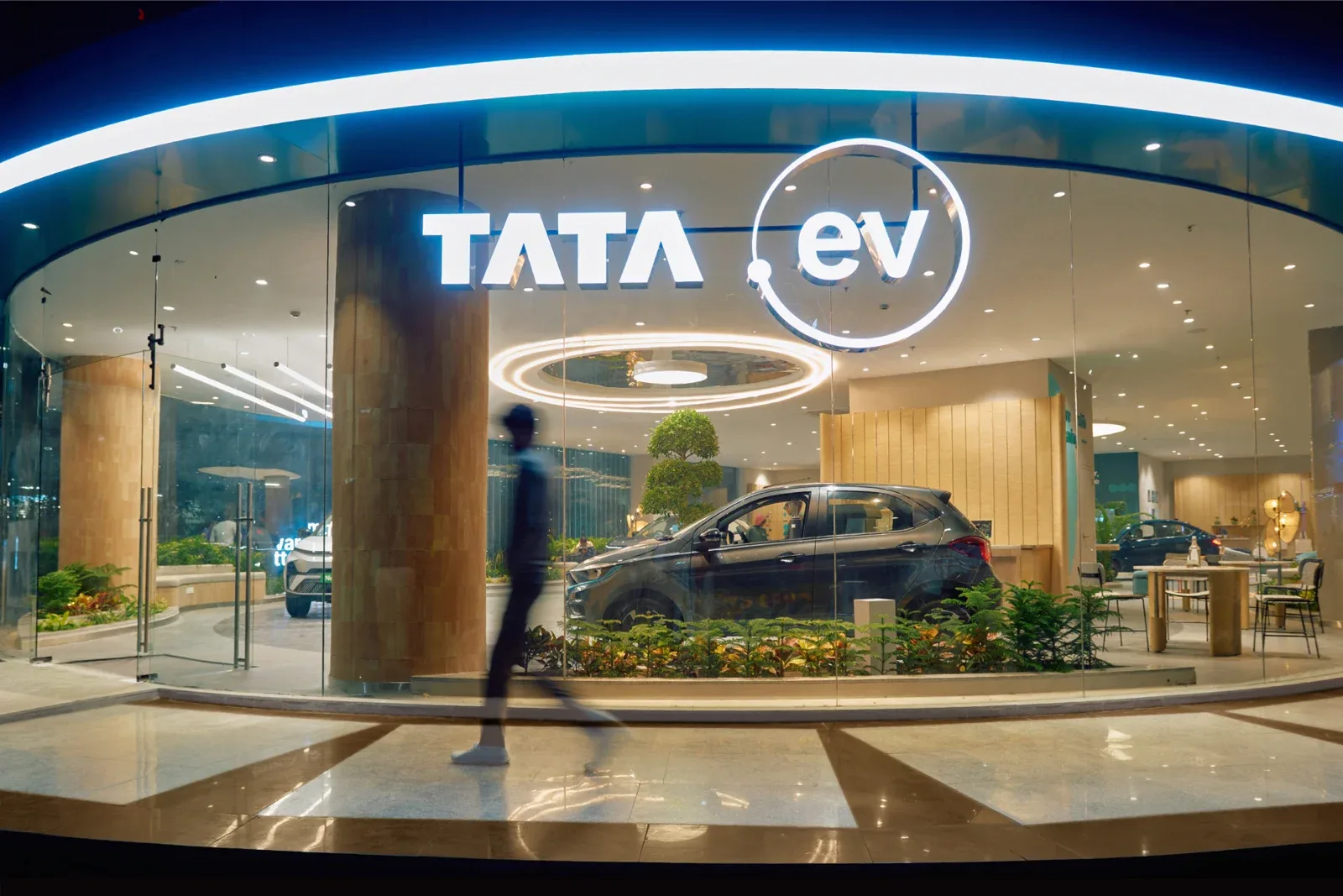 Landor TATA.ev 案例品牌设计案例展示图1
