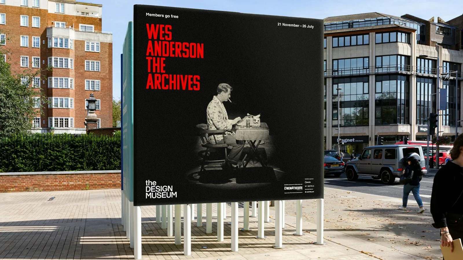 伦敦街边Wes Anderson档案展户外广告牌